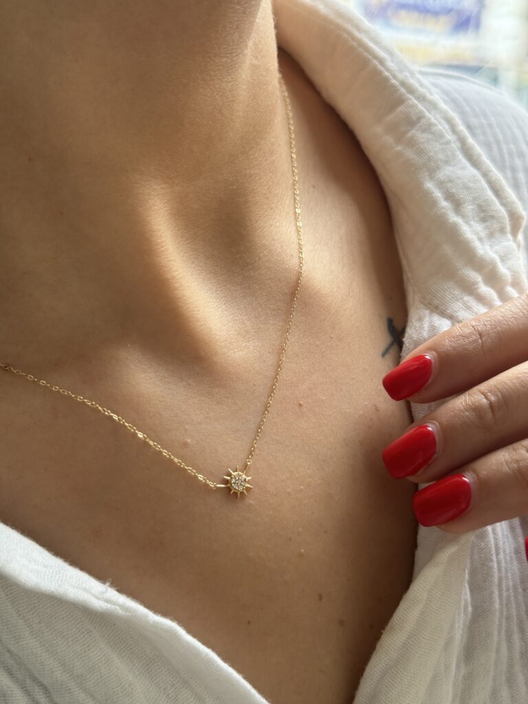 گردنبند متصل طلا زنجیر هرمس و خورشید نگین دار زنانه