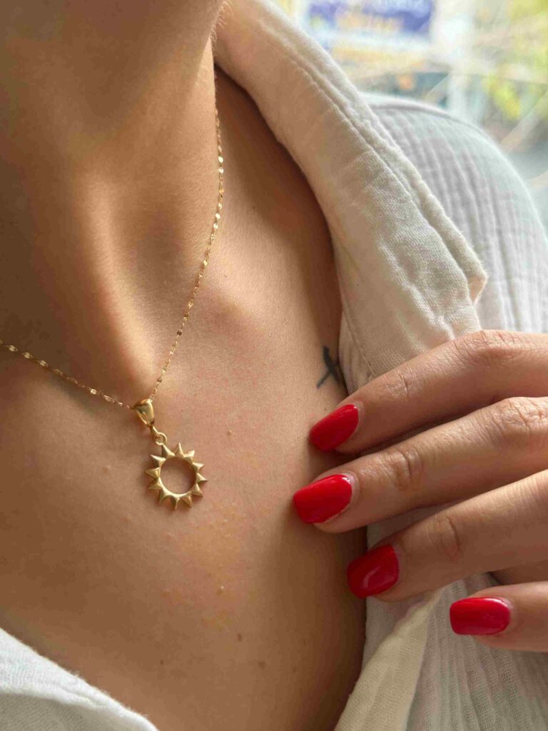 آویز طلا خورشید ریخته زنانه