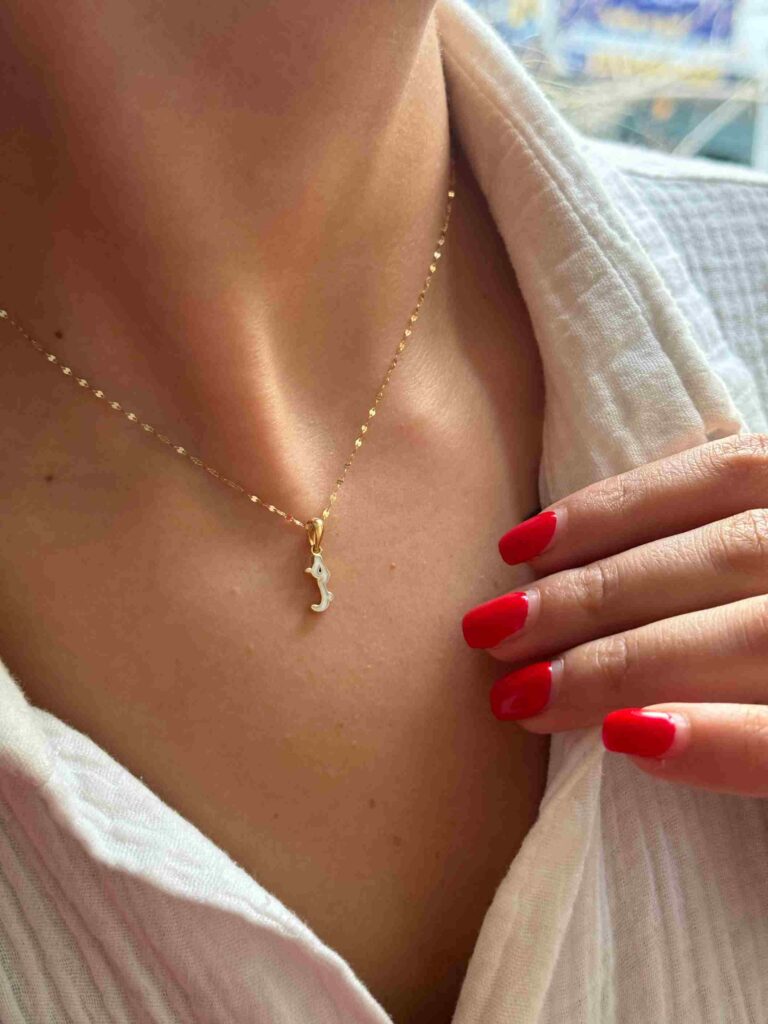 آویز طلا حب میناکاری سفید زنانه