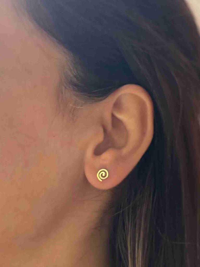 گوشواره طلا میخی فرفره دخترانه زنانه کادویی