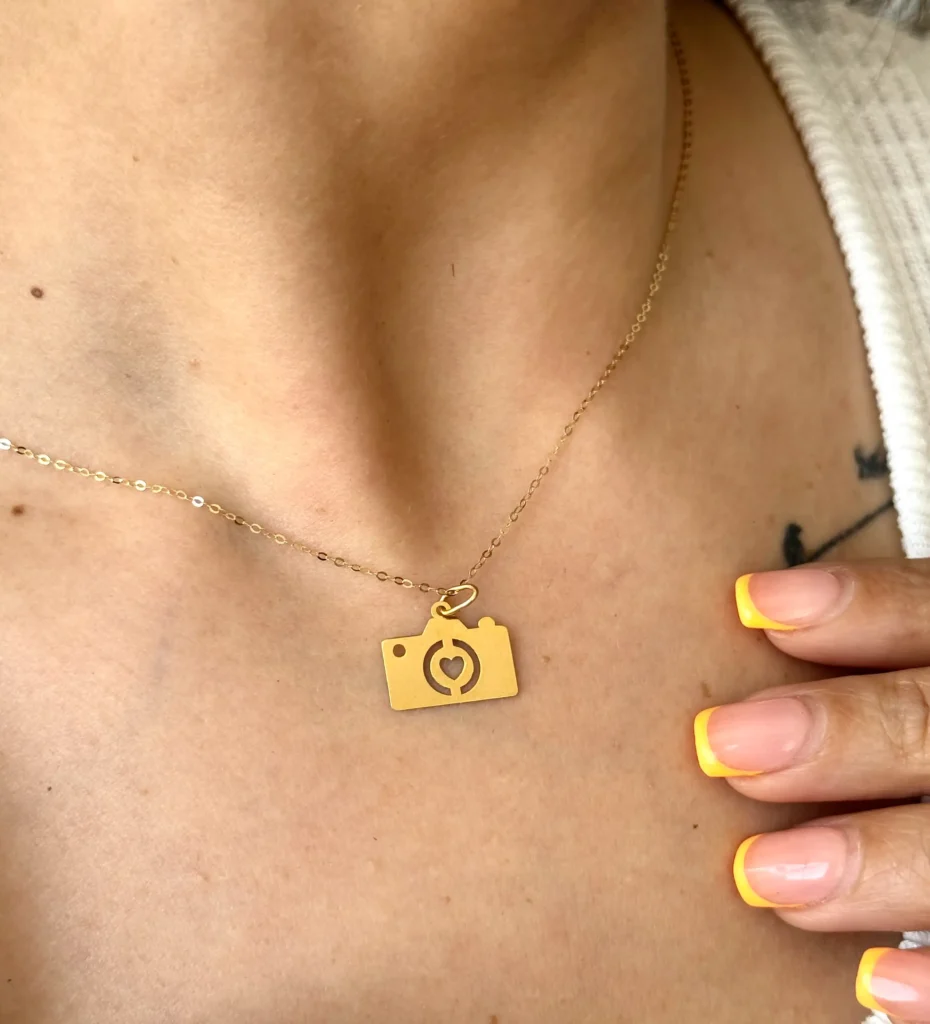 آویز طلا دوربین عکاسی و قلب لیزری زنانه دخترانه کادویی