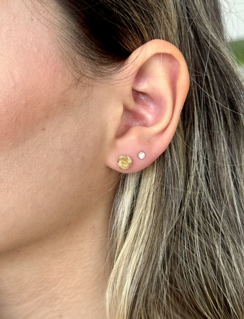 گوشواره طلا میخی گل فری زنانه دخترانه کادویی