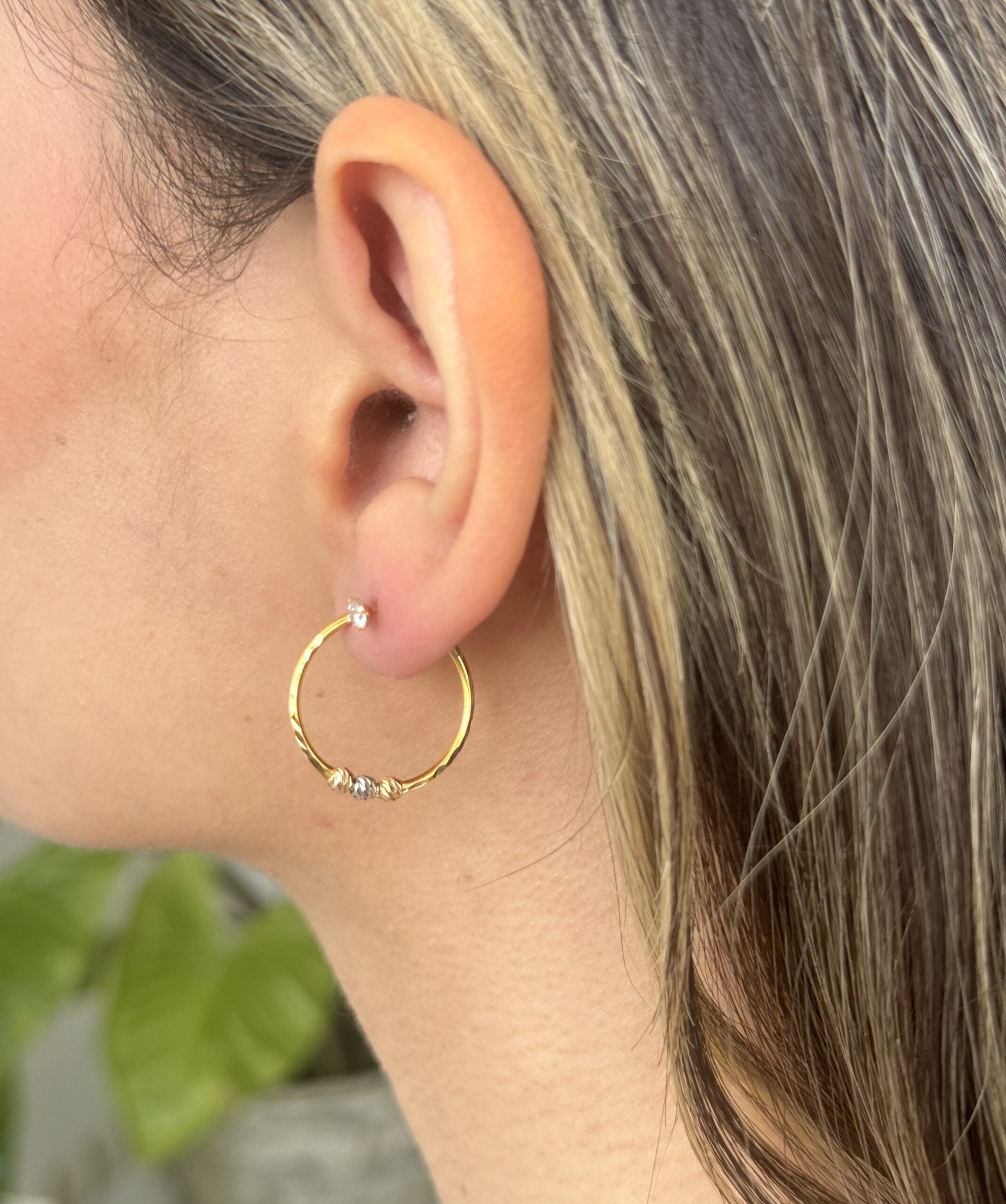 IMG_7510 گوشواره طلا حلقه ای تراشدار سه گوی البرنادو سه رنگ کوچک زنانه دخترانه کادویی