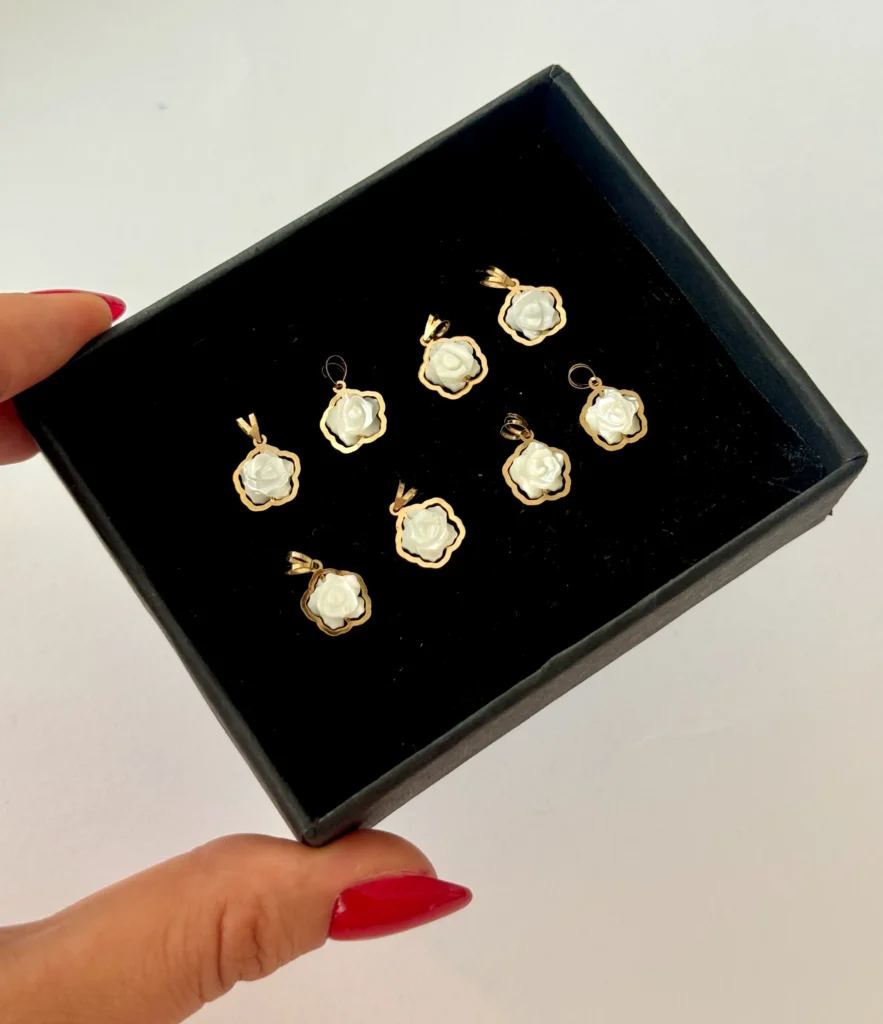 آویز طلا گل چینی سفید کوچک زنانه دخترانه کادویی