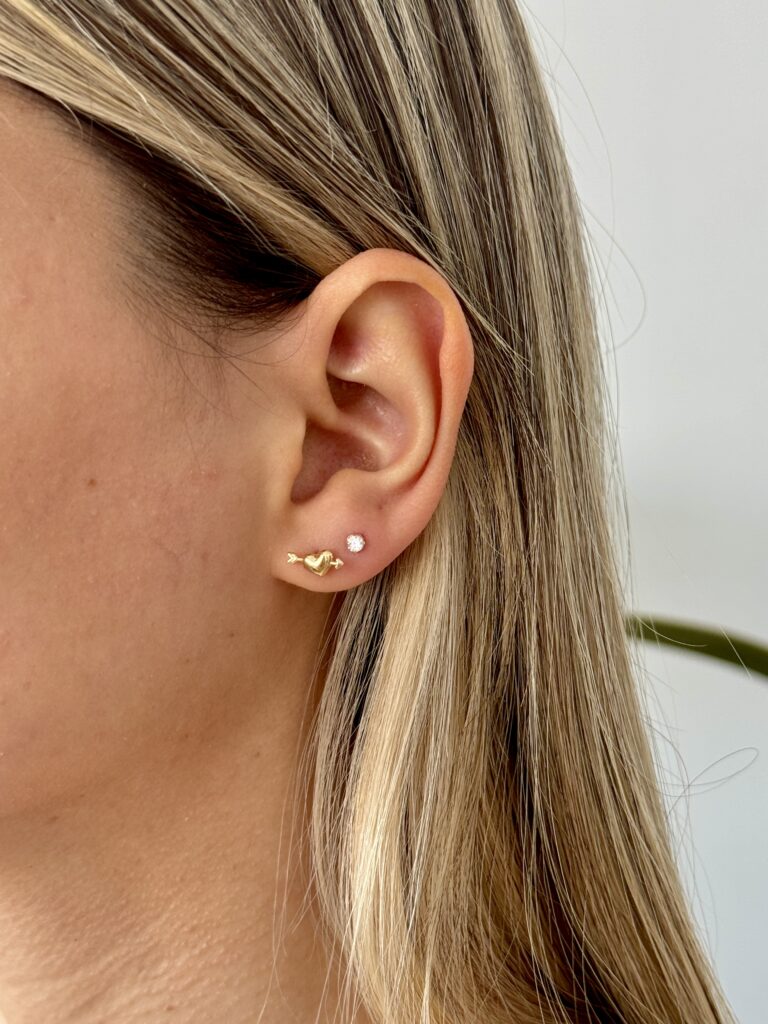 گوشواره طلا میخی قلب و تیر سه بعدی زنانه دخترانه کادویی