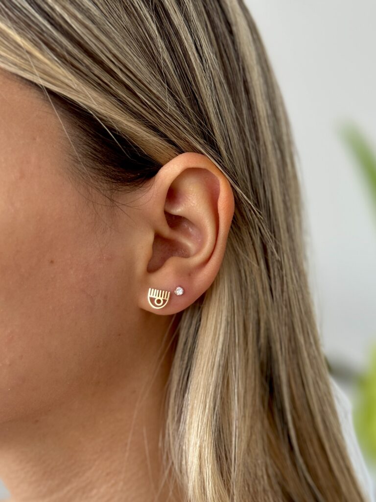 گوشواره طلا میخی چشم کیارا لیزری تک لنگه زنانه دخترانه کادویی