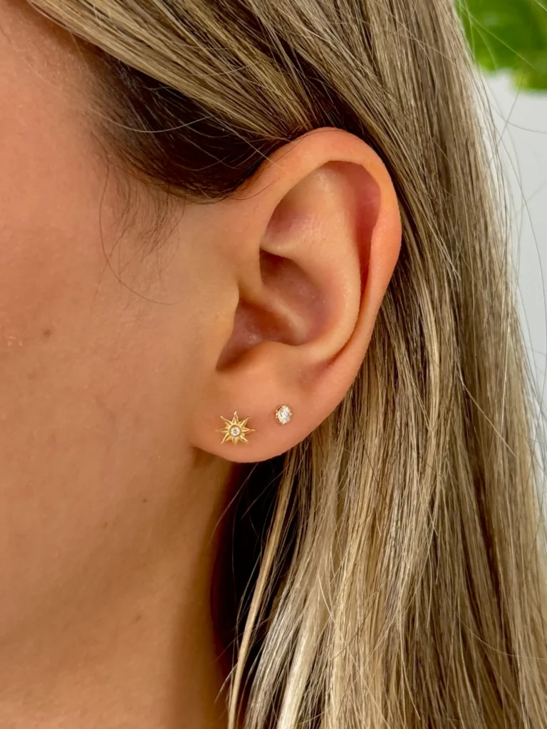 گوشواره طلا میخی خورشید نگین دار زنانه دخترانه کادویی