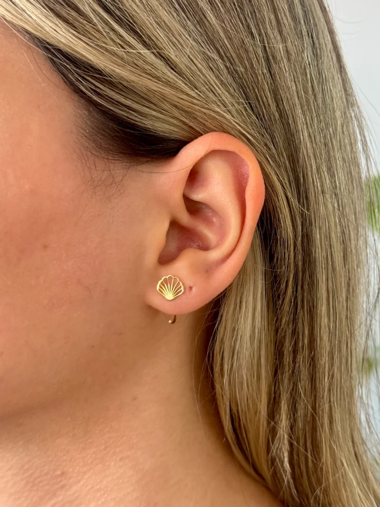 گوشواره طلا میخی گرد صدف خطی زنانه دخترانه کادویی