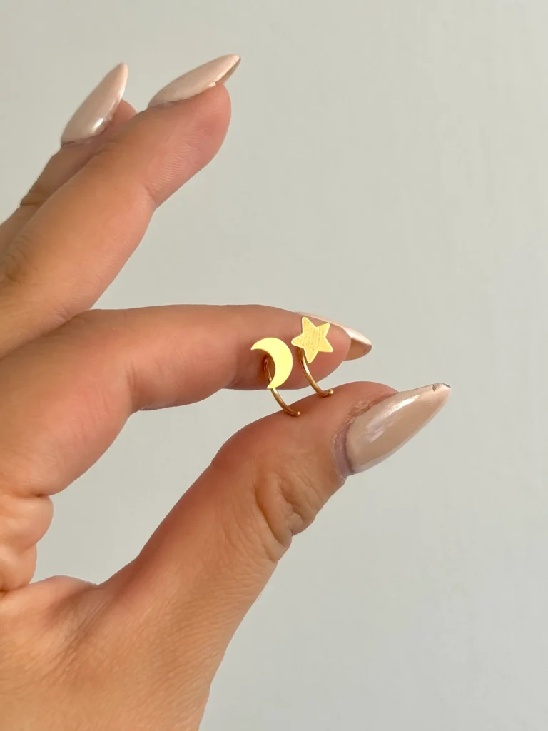 گوشواره طلا میخی گرد ماه و ستاره زنانه دخترانه کادویی