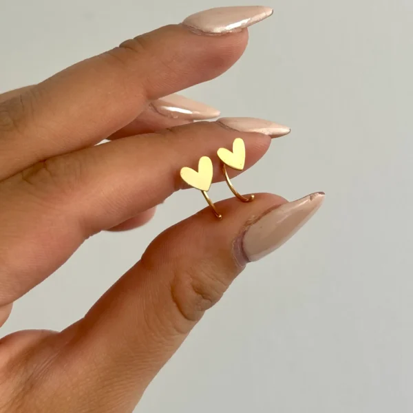 گوشواره طلا میخی گرد قلب تو پر کشیده زنانه دخترانه کادویی