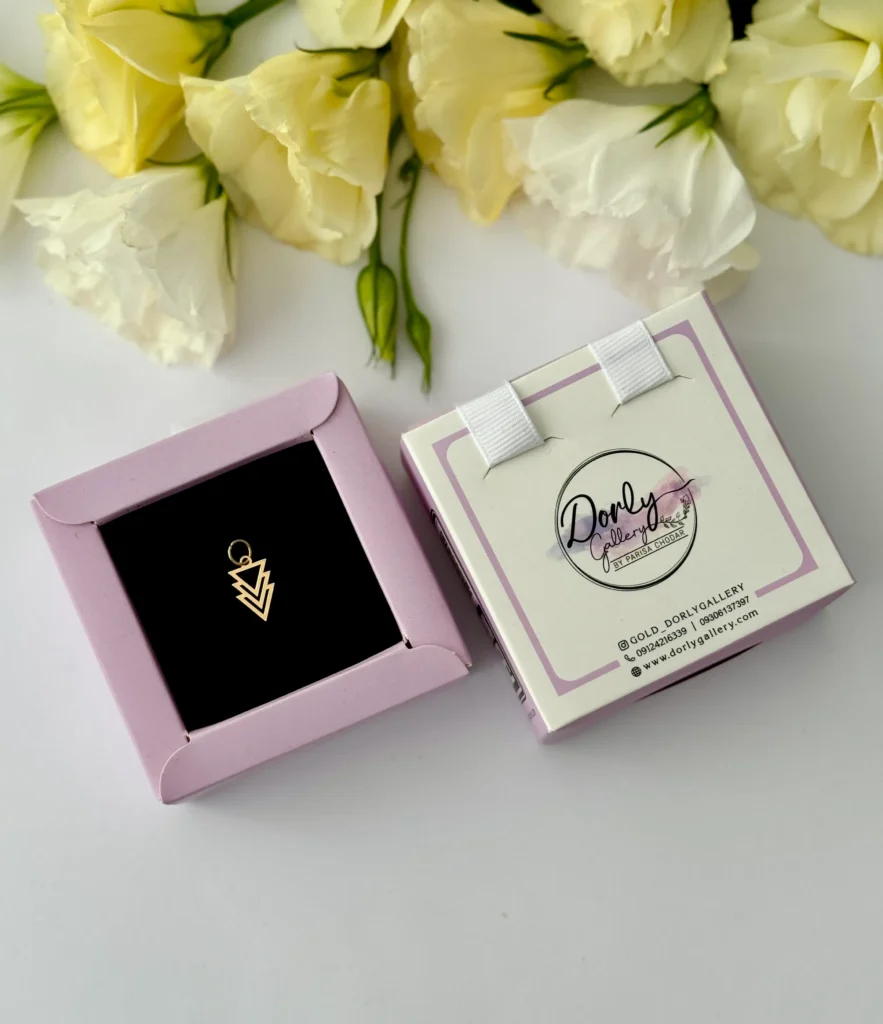 آویز طلا سه مثلث عمودی لیزری زنانه دخترانه کاویی