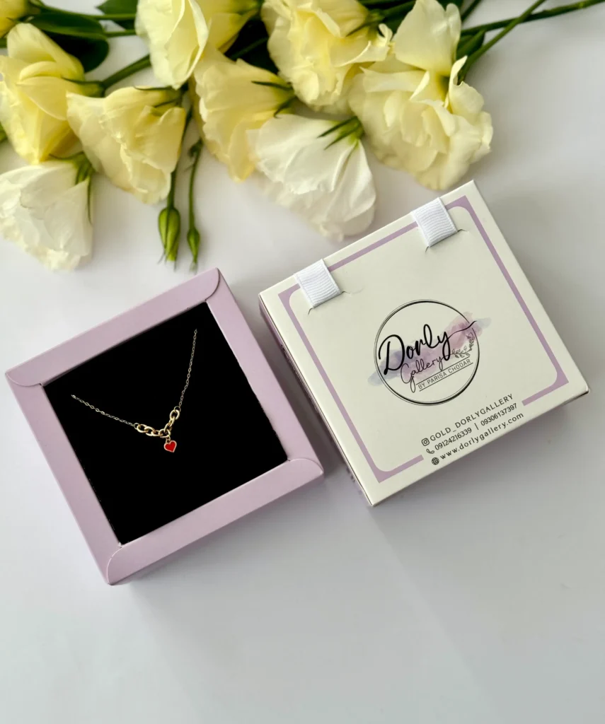 گردنبند طلا زنجیر متصل هرمس و کارتیر و قلب قرمز مینا کاری زنانه دخترانه کادویی