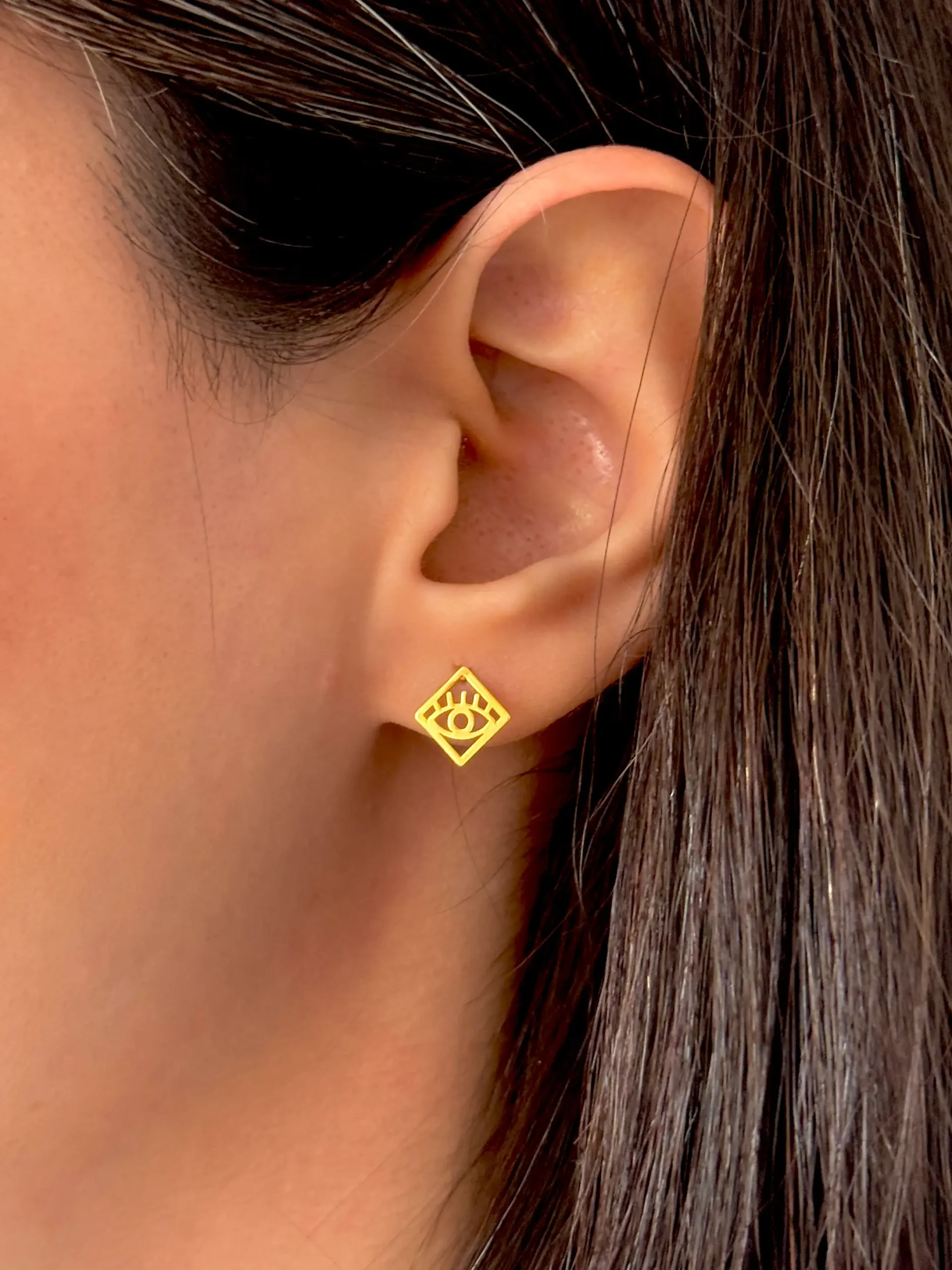 IMG_0005 گوشواره طلا میخی چشم در مربع لیزری زنانه دخترانه کادویی