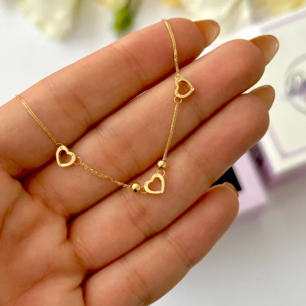 گردنبند طلا زنجیر متصل ابریشمی سه قلب و دو گوی زنانه دخترانه کادویی