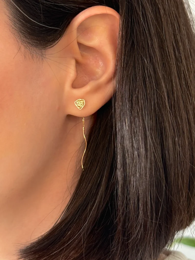 گوشواره طلا بخیه موجی گل رز زنانه دخترانه کادویی