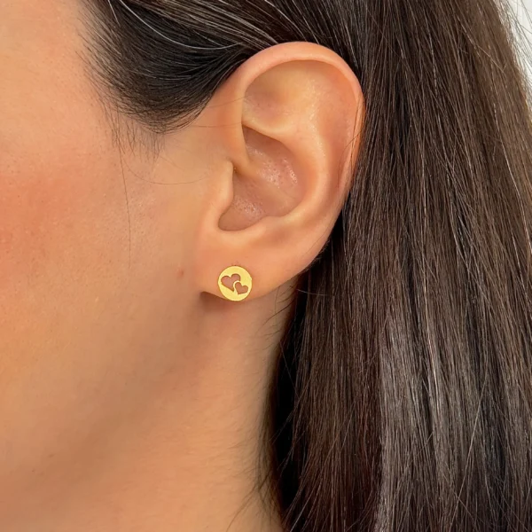 گوشواره طلا میخی دو قلب تو خالی در دایره لیزری زنانه دخترانه کادویی