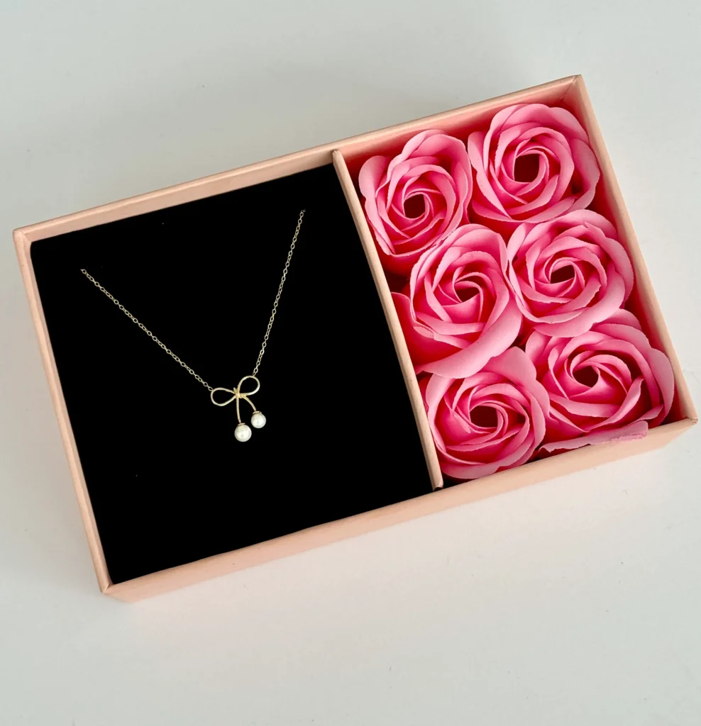 گردنبند طلا زنجیر متصل هرمس پاپیون مفتولی مرواریدی زنانه دخترانه کادویی