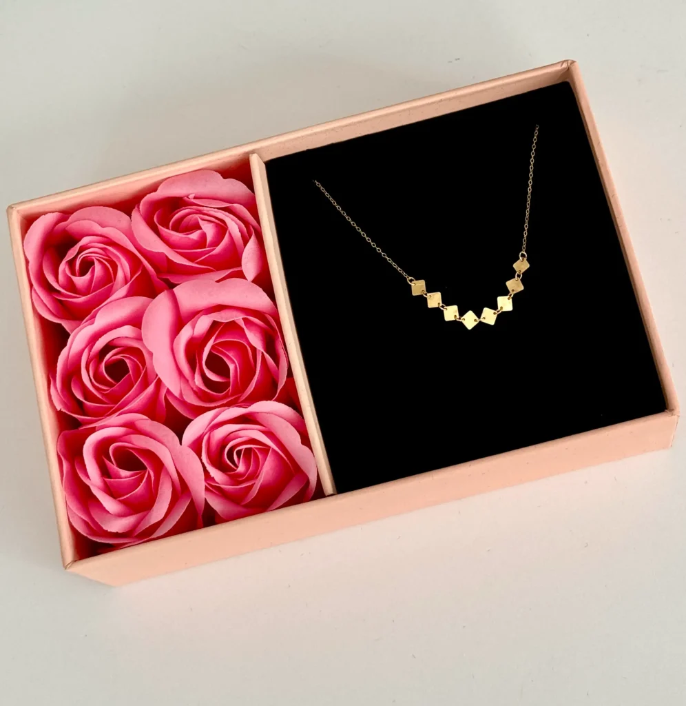 گردنبند طلا زنجیر متصل هشت لوزی تو هم زنانه دخترانه کادویی