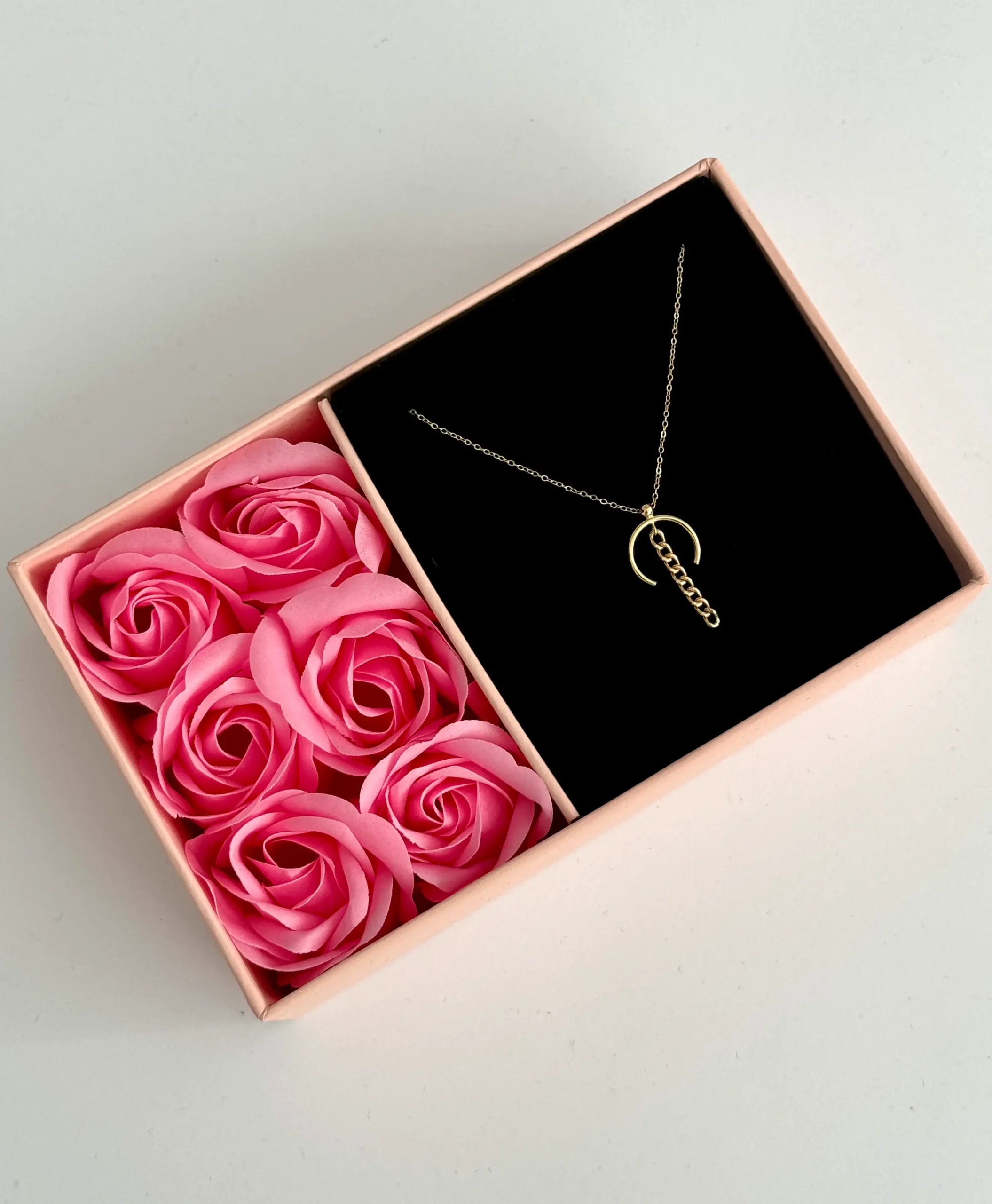 IMG_3420 گردنبند طلا زنجیر متصل نیم دایره کارتیر آویز زنانه دخترانه کادویی