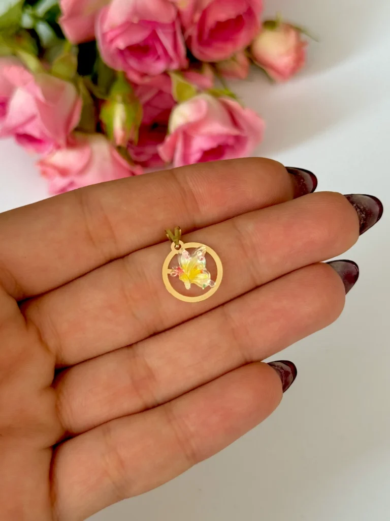 آویز طلا دایره و پروانه نیمه سنگی زرد شاینی زنانه دخترانه کادویی