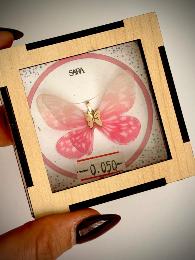 آویز طلا پروانه پارچه ای سفید صورتی گلبهی کادویی