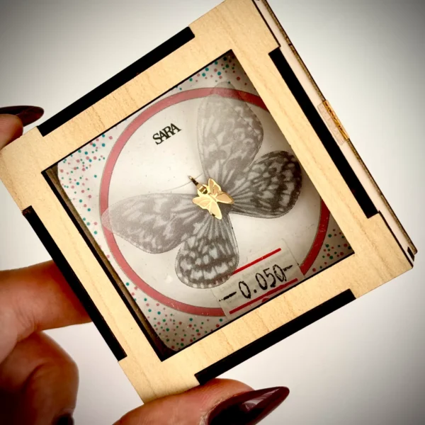 آویز طلا پروانه پارچه ای مشکی سفید کادویی