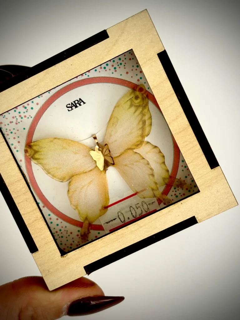 آویز طلا پروانه پارچه ای طلایی مشکی کادویی